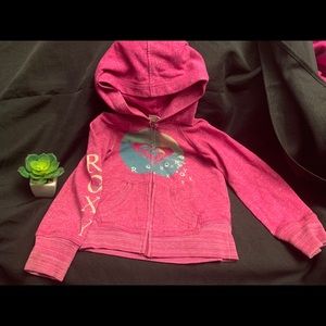 Roxy,kids sweatshirt The size is 3t